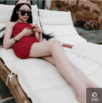 电视塔附近的兼职小姑娘