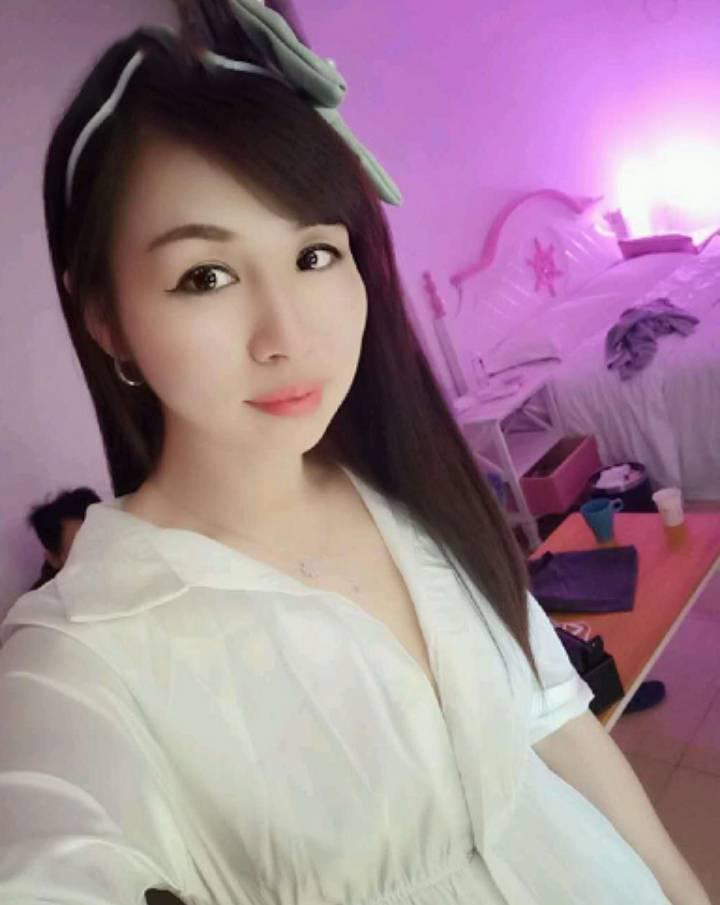 秀色可餐的小姐姐