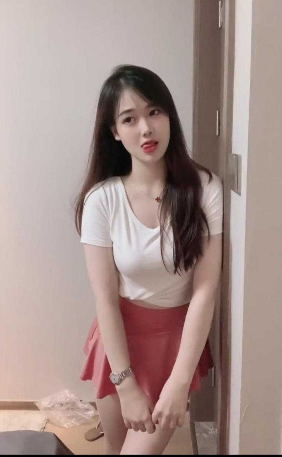 新下海漂亮妹子 腼腆上岗