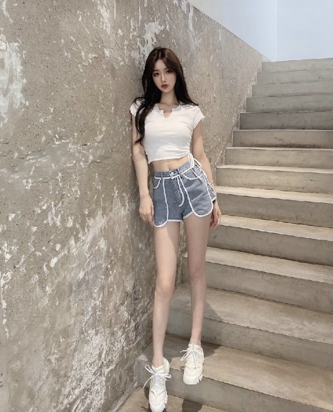 昆明学生妹大粉B求哥哥大干