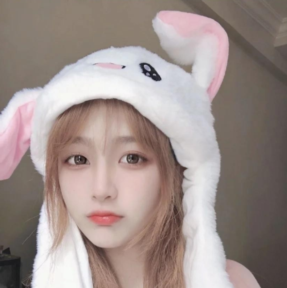 妹妹身材好很性感，小鸟依人型