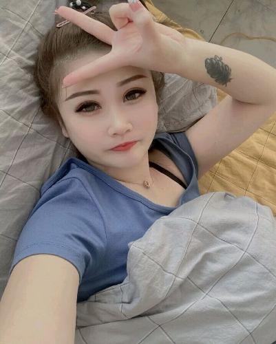 少数民族的妹妹,很配合,很听话